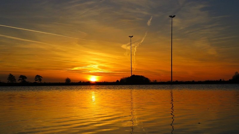 ook Jannes Wiersema maakte een fraaie foto van de ondergaande zon.