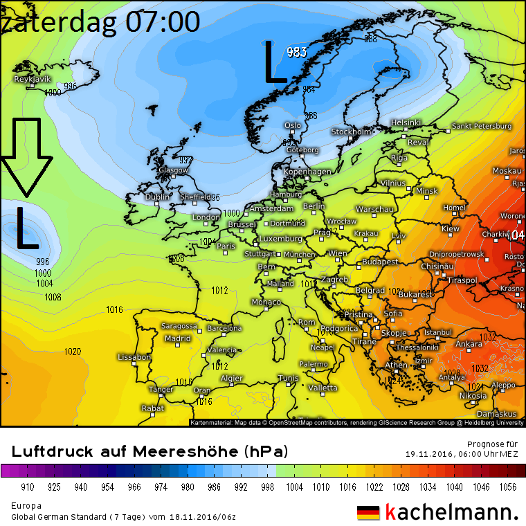 Het lagedrukgebied dat in Nederland zondag voor veel wind zorgt, ligt op zaterdag ten westen van Ierland. Bron: Kachelmannwetter.