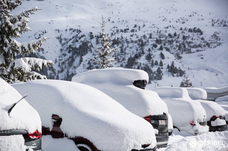 Alpen: Opeenvolging van fronten met sneeuw. Westwindwetter overgaand in Südstau