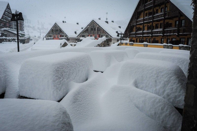 Alpen - Sneeuwval noordkant en stormachtige wind
