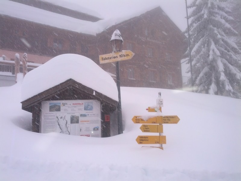 Alpen -  Na warmtefront zondag koufront / Wintereinbruch