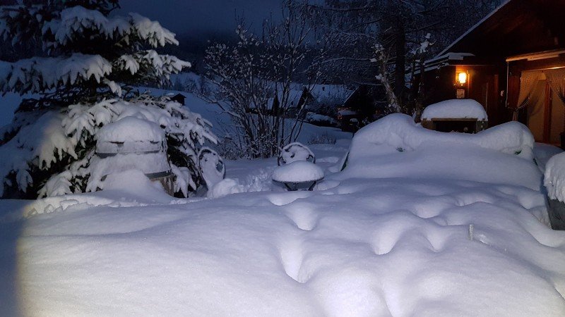 Alpen -  Frau Holle door het dolle! Zware storm, veel sneeuw / regen en föhn