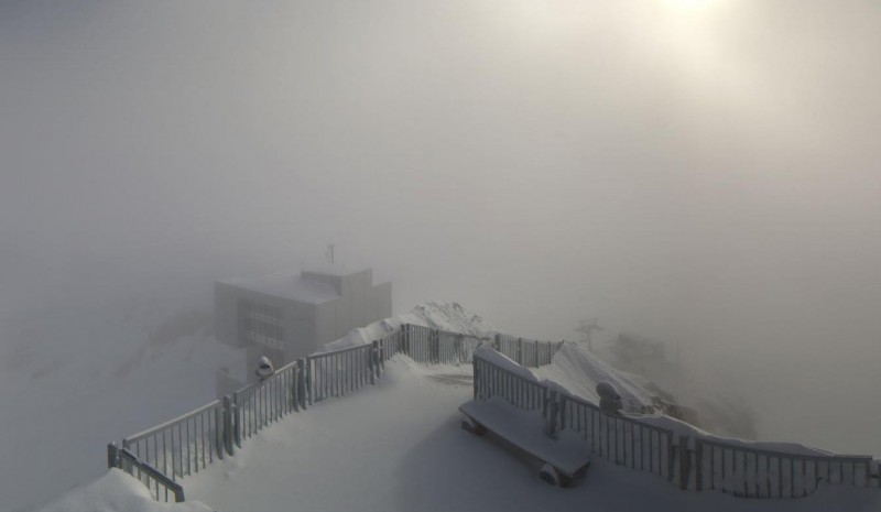 Alpen -Zaterdag van noorden uit "winter" inval