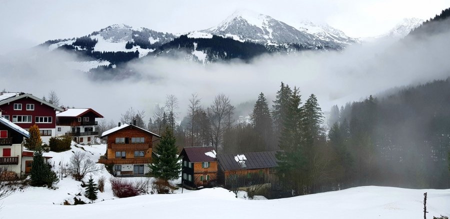 Alpen: Storm en veel neerslag Alpennoordkant. Met kerst inzet hogedruk