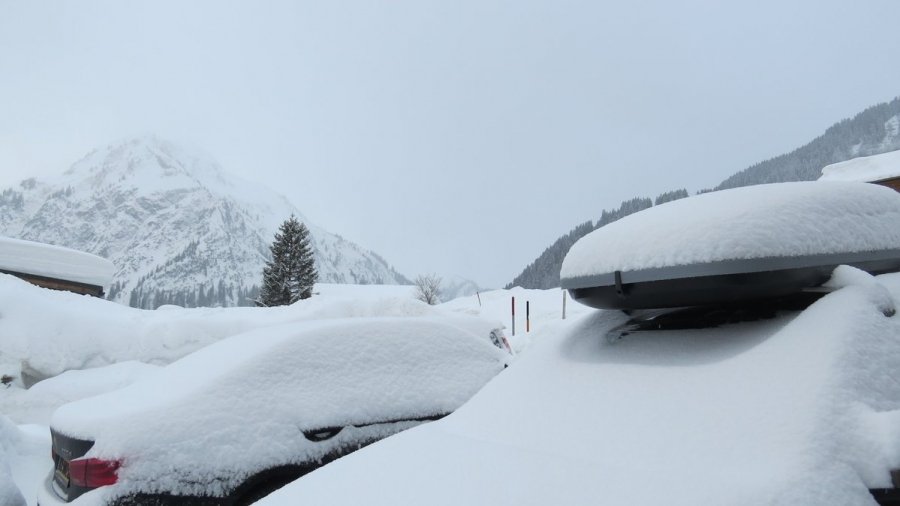 Alpen - Koud, periodiek sneeuwval met focus westen en later zuiden