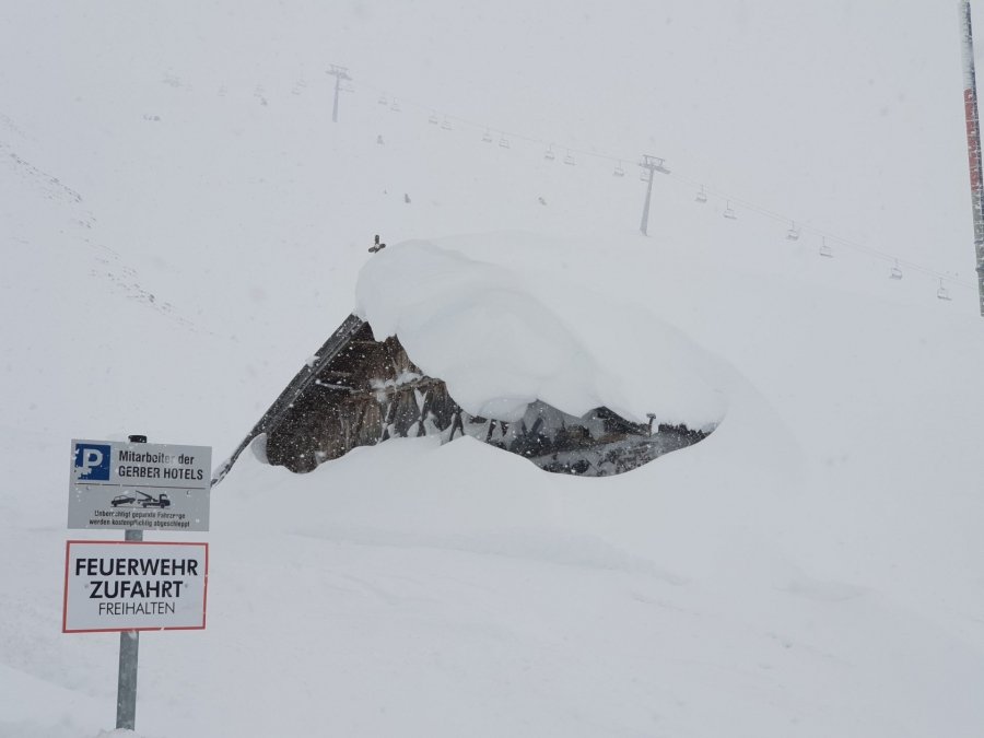 Alpen - Extreme sneeuwval, het houdt maar niet op