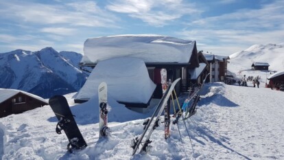 Alpen - Koufront maandag luidt weer onbestendig / kouder Westwindwetter in
