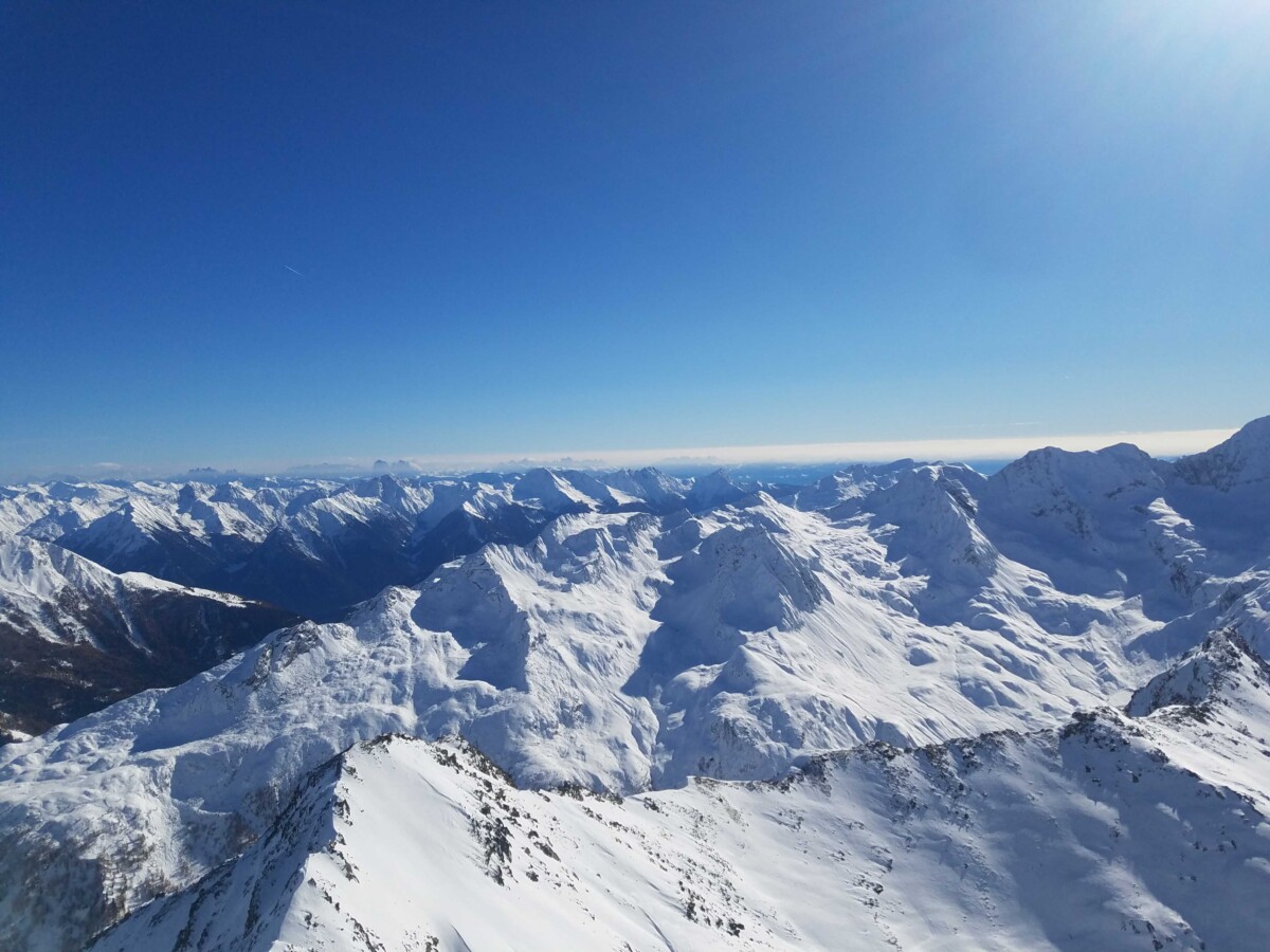 Alpen: Afnemende Südföhn, verder zacht en vaak zonnig