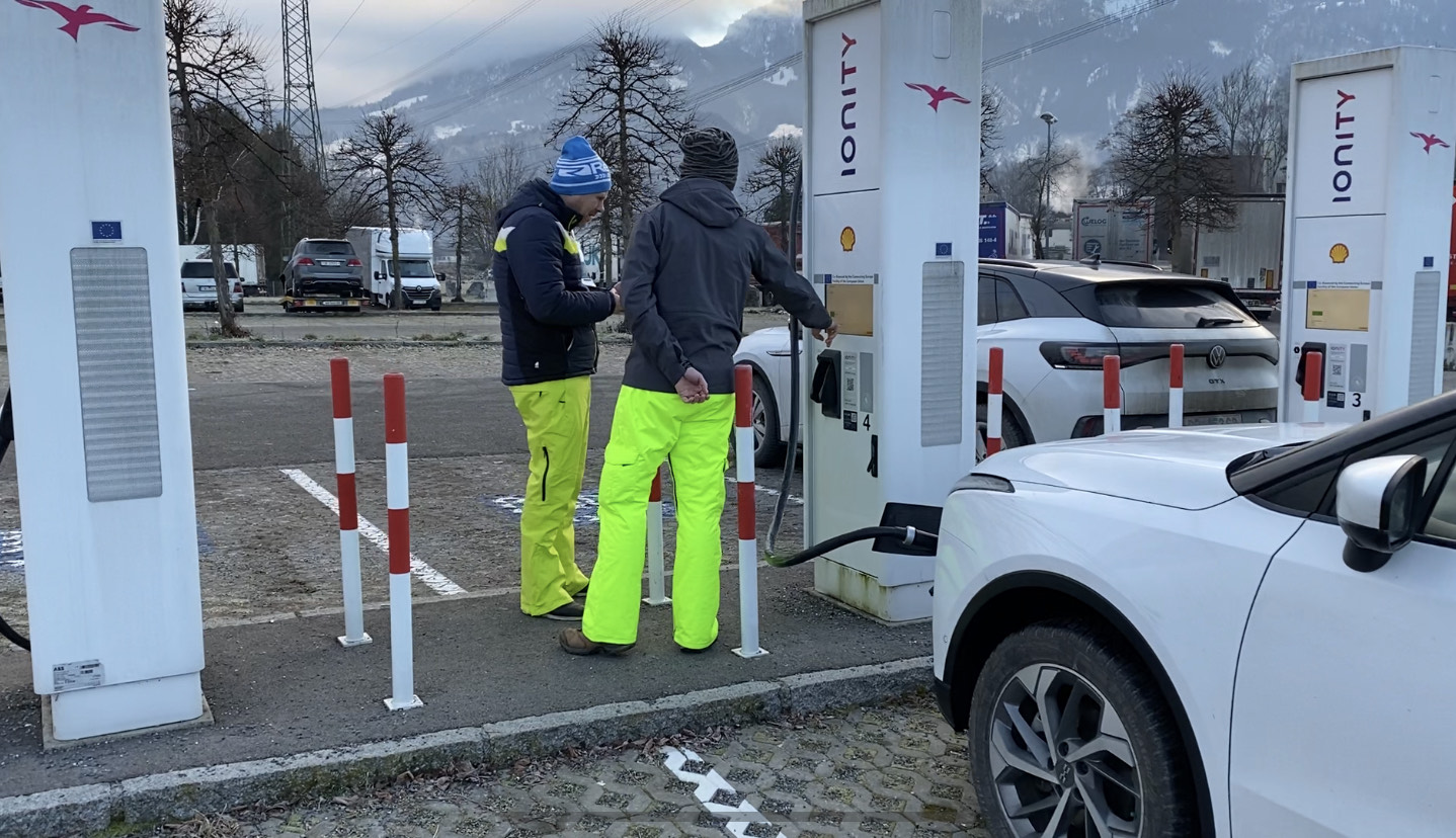 Met een elektrische auto op wintersport naar de Alpen