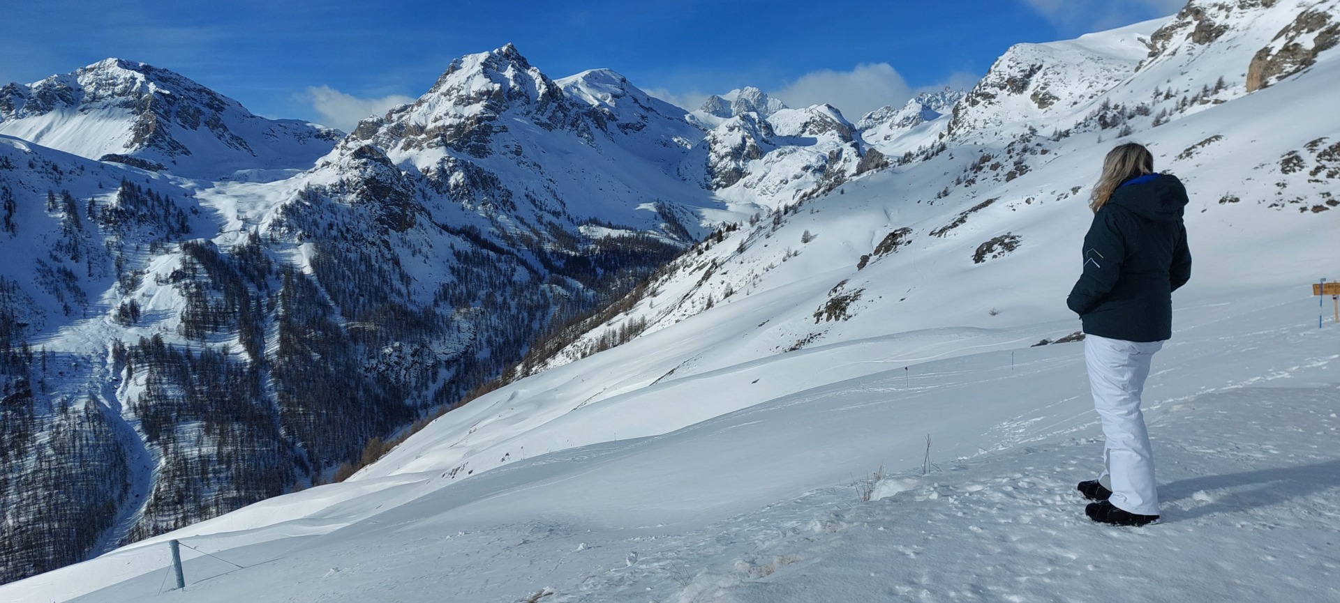 REVIEW | Comfortabele en heerlijk warme ski-jas en broek van Helly Hansen