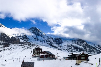 Alpen | Winderig en zacht weekend, nieuwe week start zonniger en rustiger