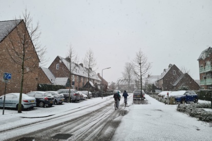 Sneeuwbuien in aantocht voor Nederland! Blijft de sneeuw liggen?
